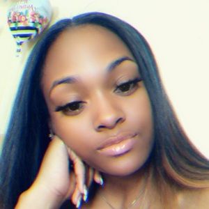 Meet your Posher, Kayla